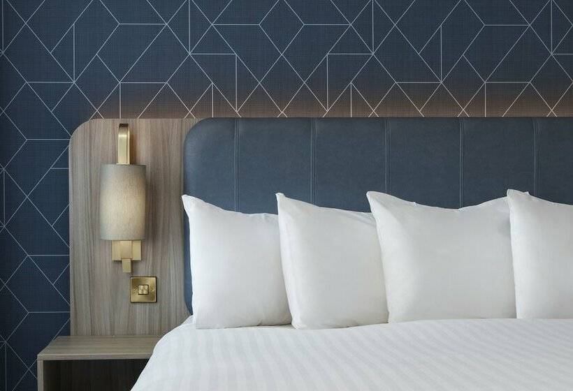سوییت جونیور, Leonardo Royal Southampton Grand Harbour