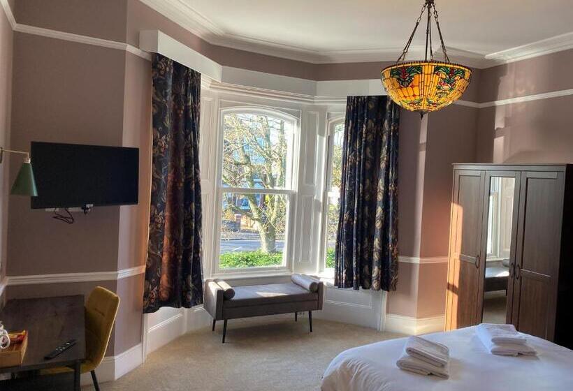 اتاق سوپریور با تخت بزرگ, The Elizabeth House