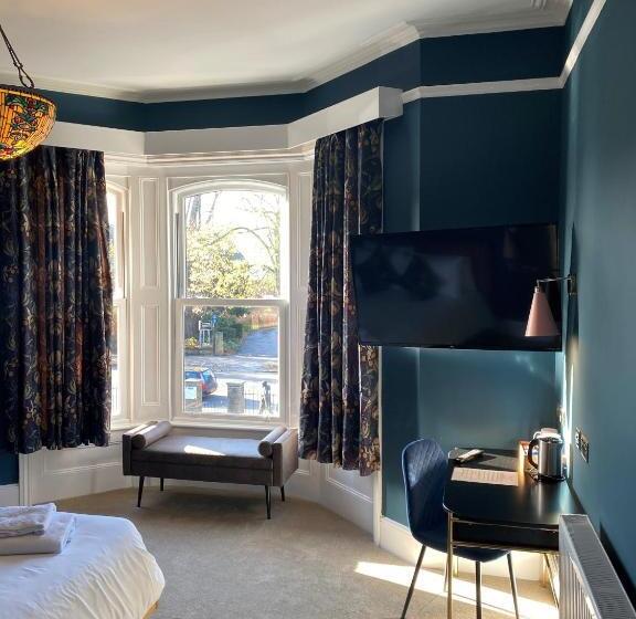 اتاق سوپریور با تخت بزرگ, The Elizabeth House