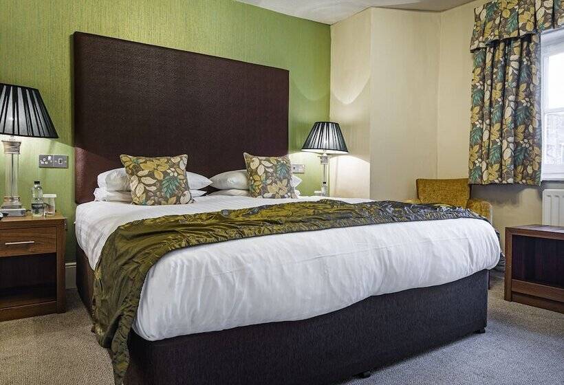 اتاق سوپریور خانوادگی, The Royal Oak Hotel, Welshpool, Mid Wales