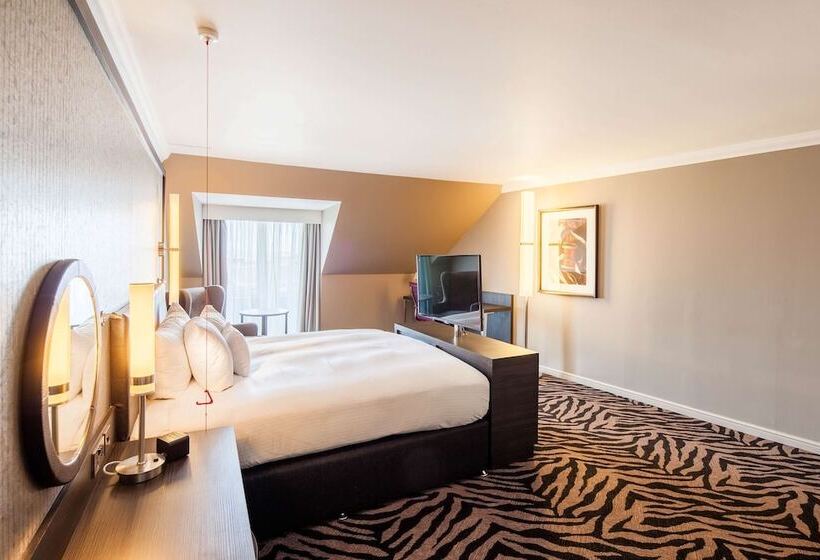 اتاق استاندارد با تخت دوبل برای معلولان, Doubletree By Hilton  Edinburgh City Centre
