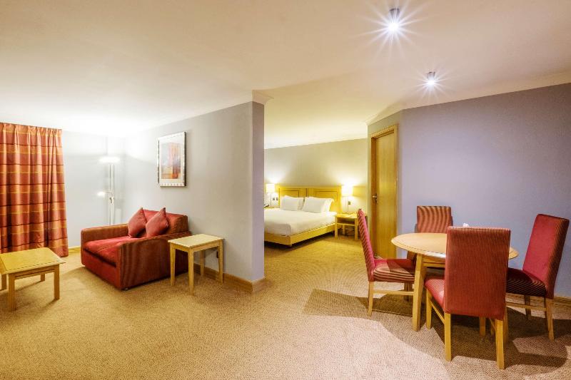 سوئیت جونیور با تخت بزرگ, Doubletree By Hilton  Swindon