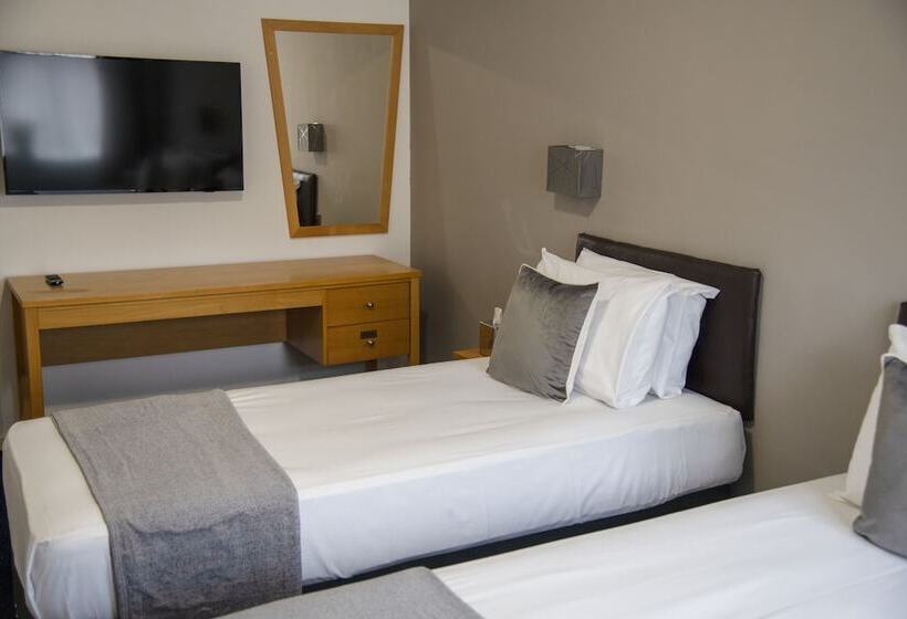 Standard Room, Hamlet Larkfield Priory