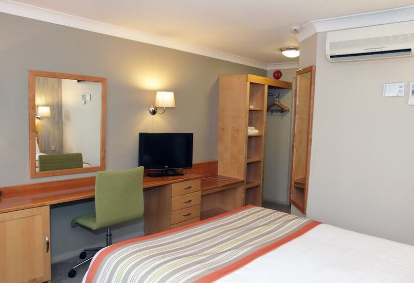 Standard Room 2 Double Beds, Holiday Inn A55 Chester West