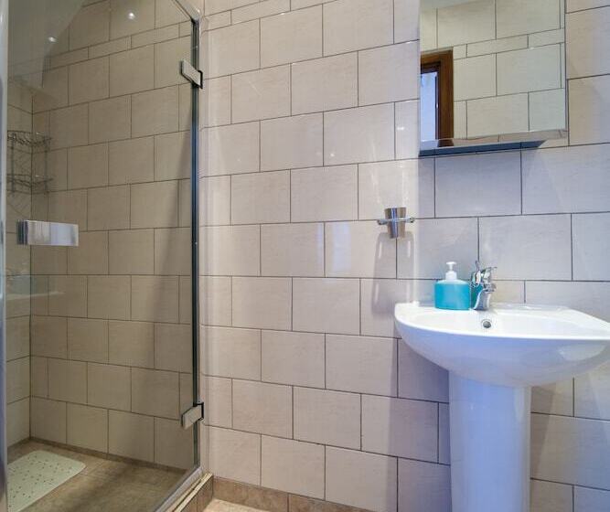 اتاق سوپریور, La Gaffe   Bed And Breakfast