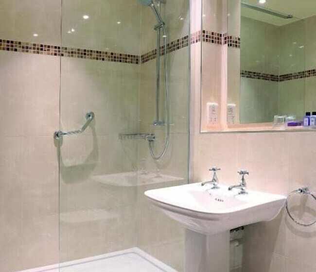 اتاق استاندارد, Macdonald Kilhey Court