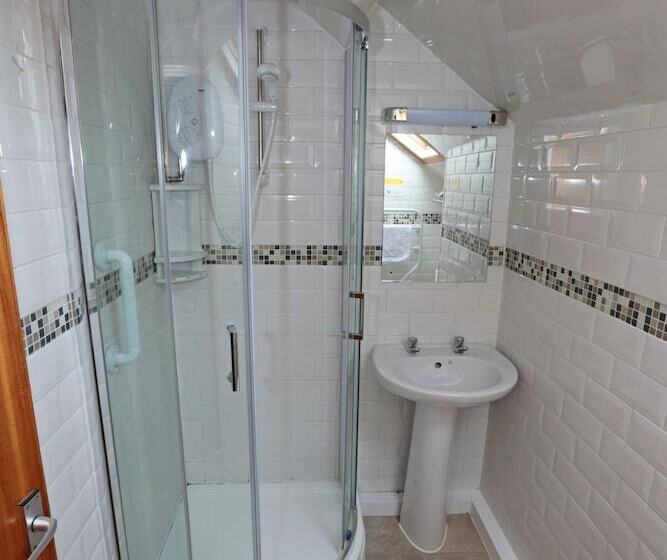 اتاق استاندارد یک نفره, Lion Hotel & Studio Apartments