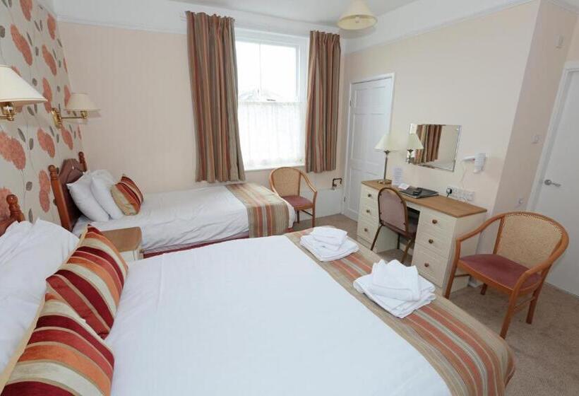 اتاق خانوادگی, Lion Hotel & Studio Apartments