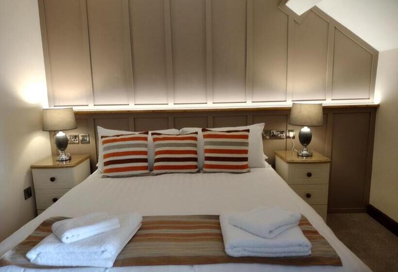 استودیوی لوکس, Lion Hotel & Studio Apartments