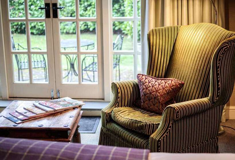 سوییت, Langshott Manor   Luxury Hotel Gatwick