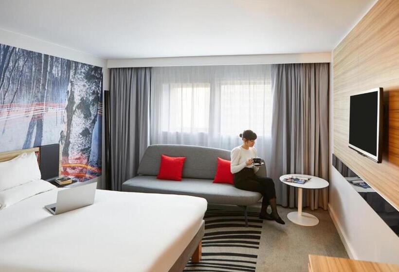 Quarto Estandar Cama Casal, Novotel Birmingham Airport