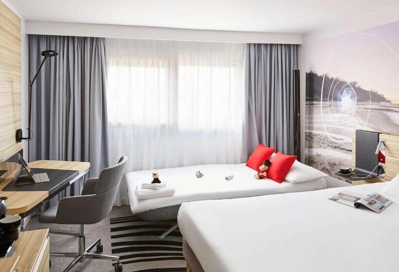 Quarto Estandar Cama Casal, Novotel Birmingham Airport