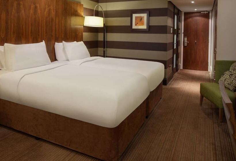 اتاق استاندارد, Doubletree By Hilton Stratforduponavon, United Kingdom