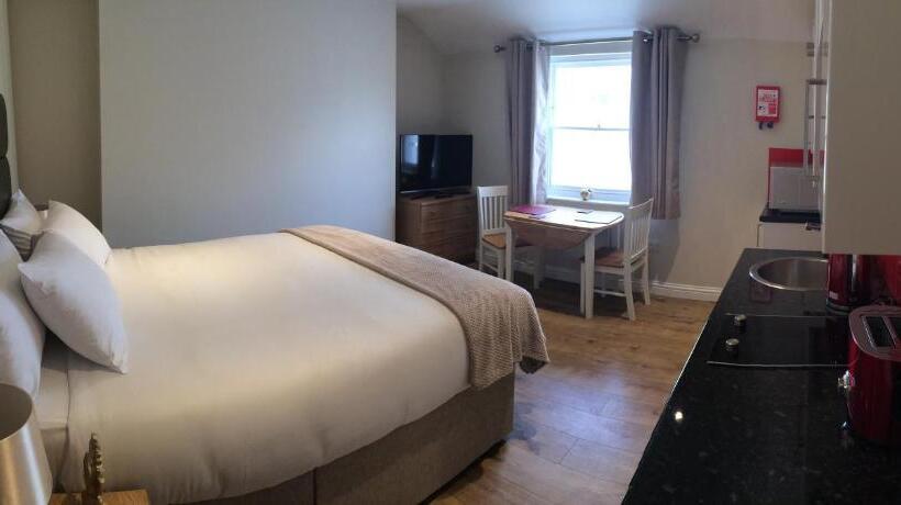标准工作室, Queens Hotel & Spa
