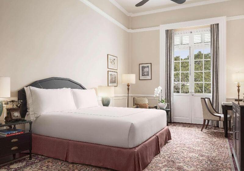 اتاق استاندارد با تخت بزرگ, Raffles Hotel Le Royal