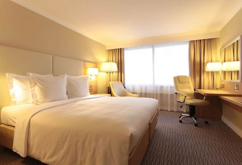 Superior Room with Views, Renaissance London Heathrow