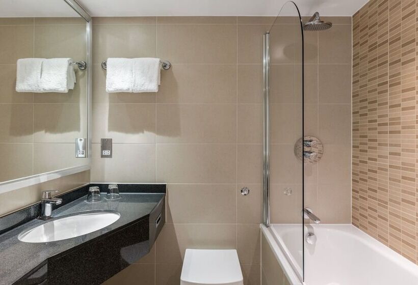 Standard Room, Renaissance London Heathrow