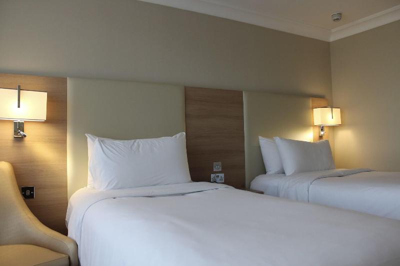 اتاق سوپریور با چشم‌انداز, Renaissance London Heathrow