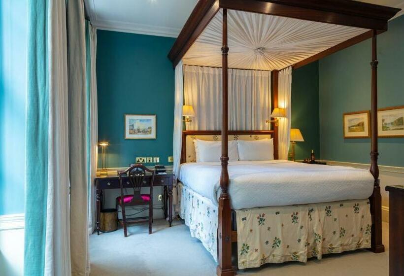 سوییت جونیور, Roseate House London