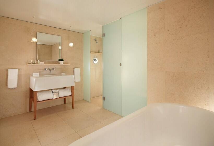 Junior Suite, St Martins Lane London