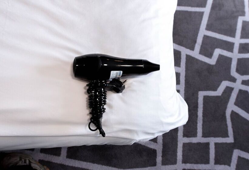 اتاق استاندارد, Village Hotel Liverpool