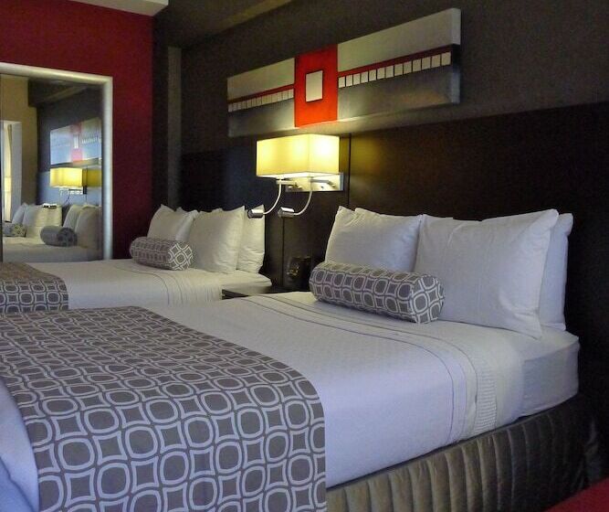 带2个双人床的标准工作室, Armon Plaza Montreal Airpt, Trademark Collection By Wyndham
