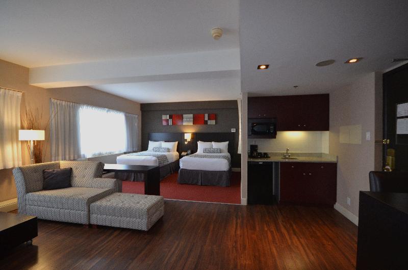 Suite, Armon Plaza Montreal Airpt, Trademark Collection By Wyndham