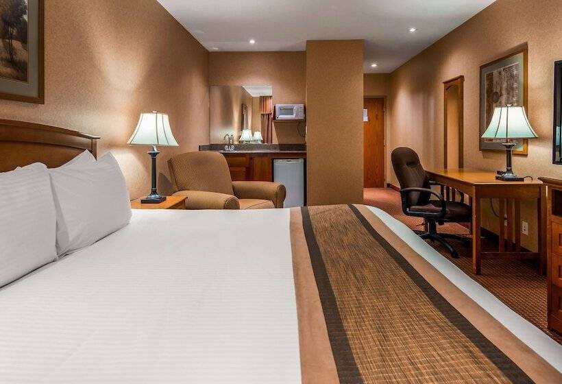 Deluxe Suite, Days Inn By Wyndham Swift Current