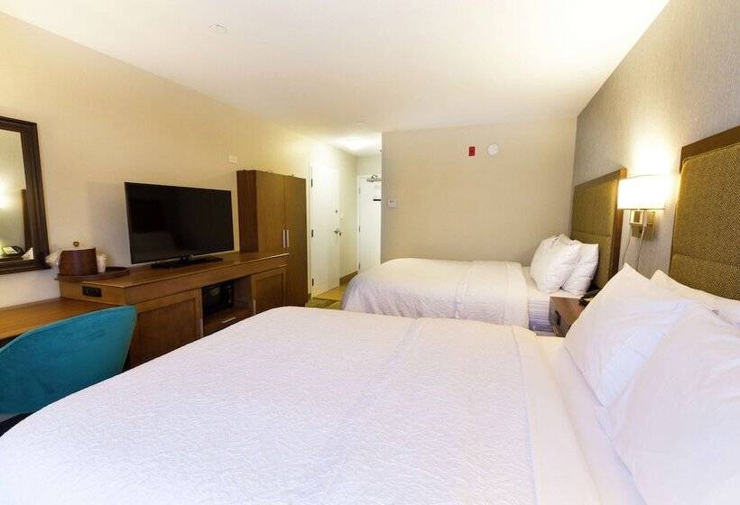 Standaardkamer met 2 Tweepersoonsbedden, Hampton Inn Vancouver Airport Richmond