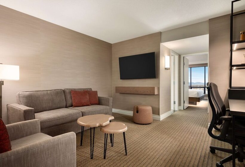 سوییت جونیور, Hilton Vancouver Airport