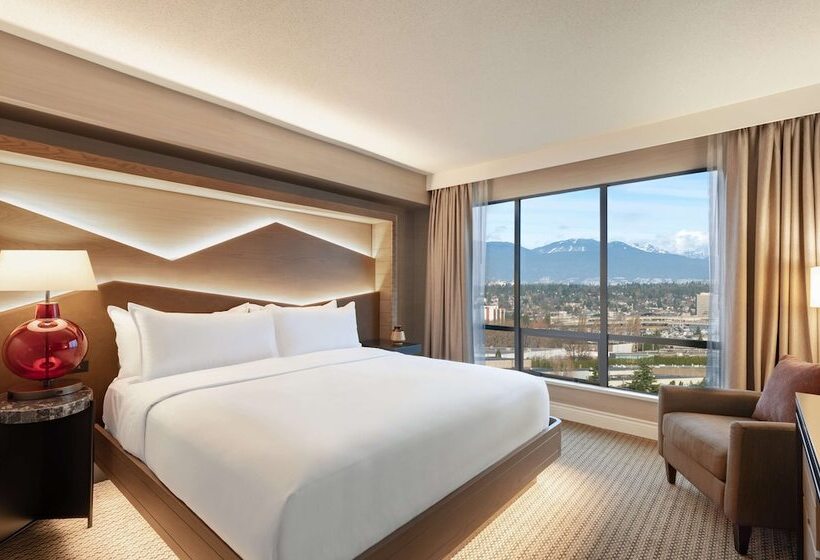 جناح جونيور, Hilton Vancouver Airport