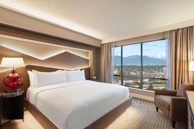 سوئیت جونیور با تخت بزرگ, Hilton Vancouver Airport