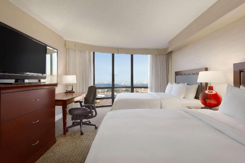 سوییت جونیور, Hilton Vancouver Airport