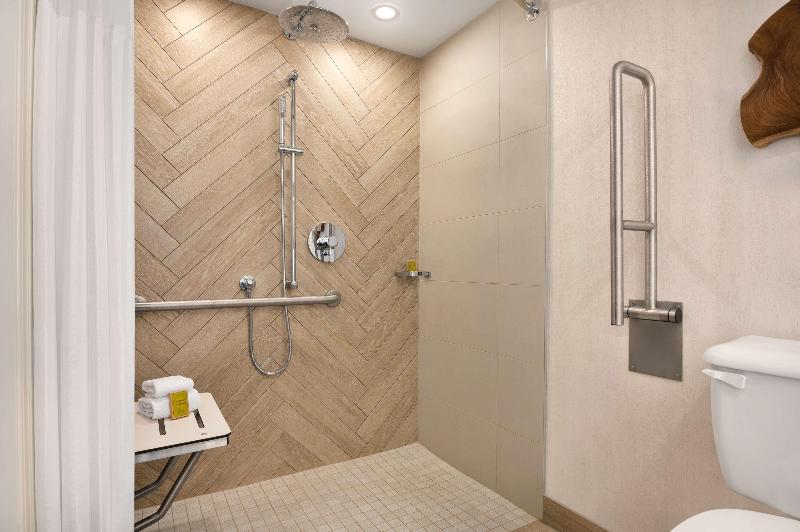 سوییت, Hilton Vancouver Airport