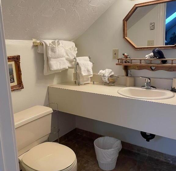 اتاق استاندارد, Marshlands Inn