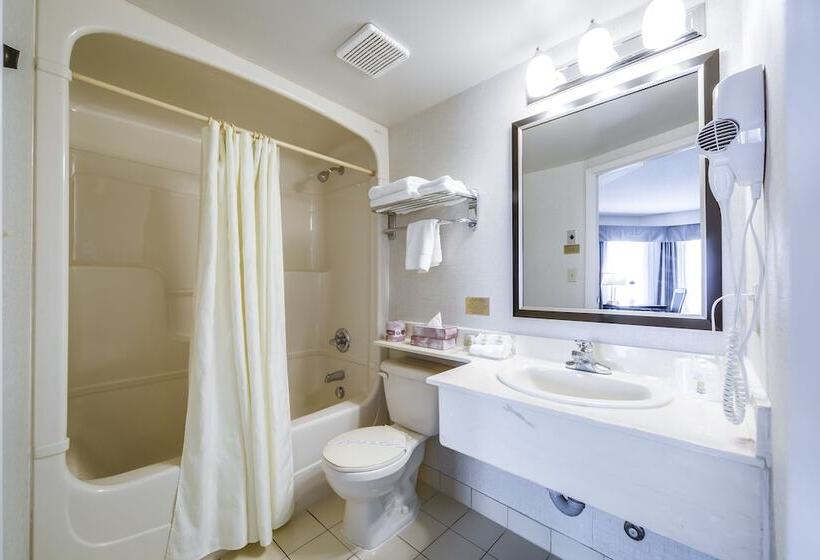 سوییت, Monte Carlo Inn Oakville Suites