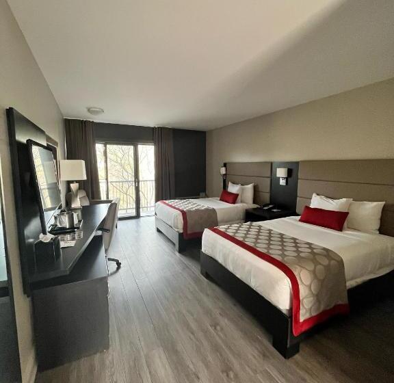 Deluxe Room, Ramada By Wyndham Ottawa On The Rideau