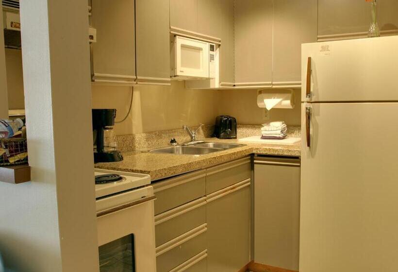 スイート, Rosellen Suites At Stanley Park