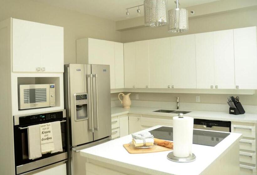 ペントハウススイート, Rosellen Suites At Stanley Park