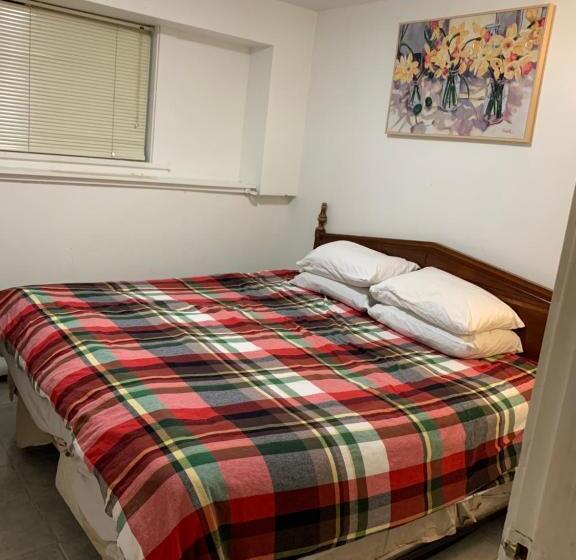 سوئیت 2 خوابه, Manor Guest House