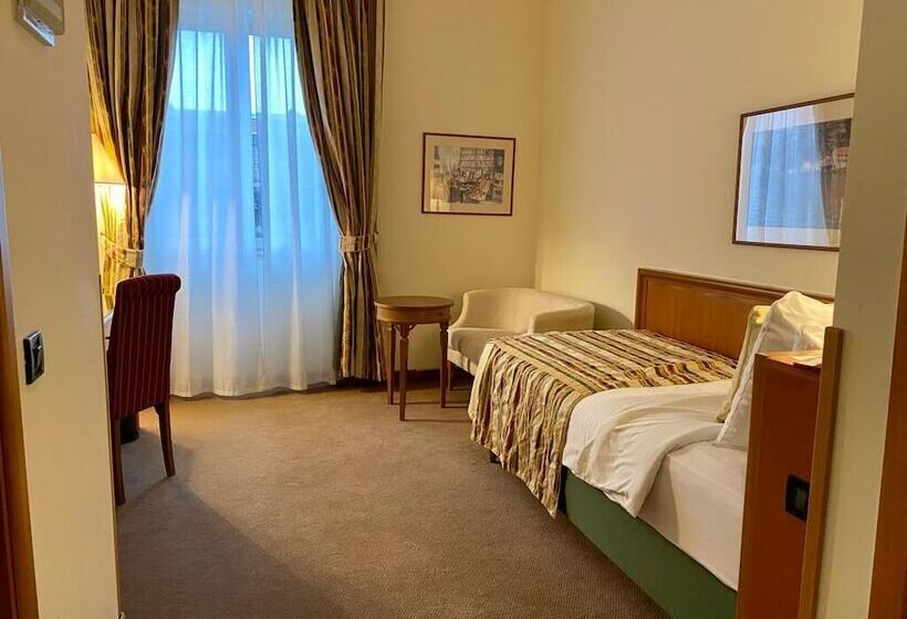 اتاق استاندارد یک نفره, Grand Hotel Bonavia