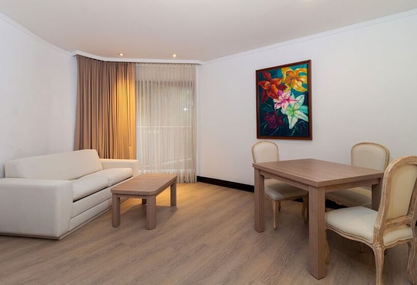 Junior Suite, Dann Carlton Belfort Medellin