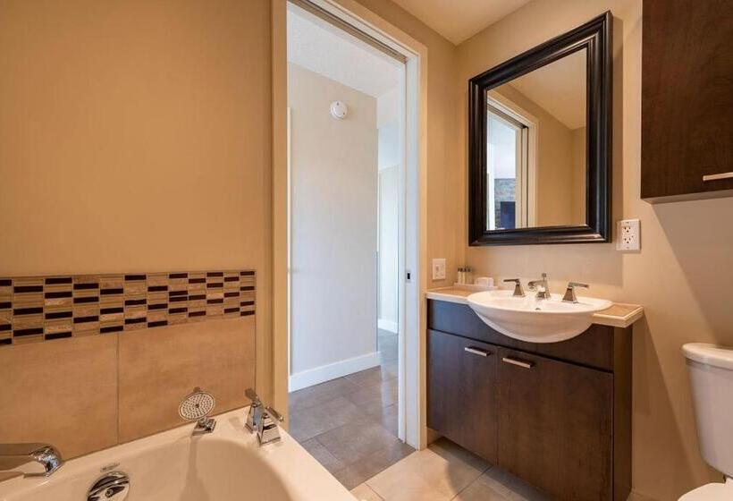آپارتمان 3 خوابه, Hebergement Montsteanne Condos