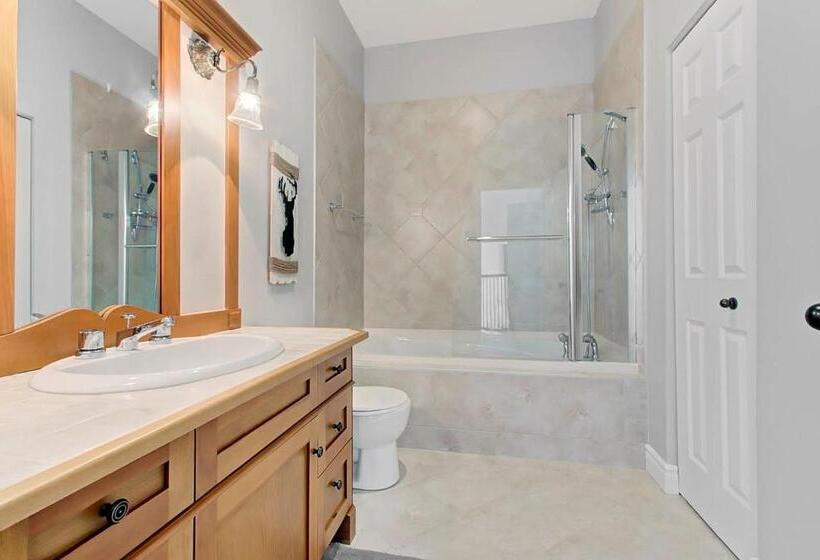سوییت خانوادگی, Hebergement Montsteanne Condos