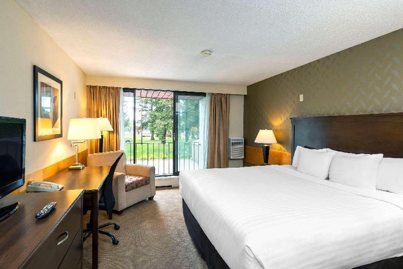 اتاق استاندارد با تخت بزرگ, Prestige Riverside Lodge Quesnel