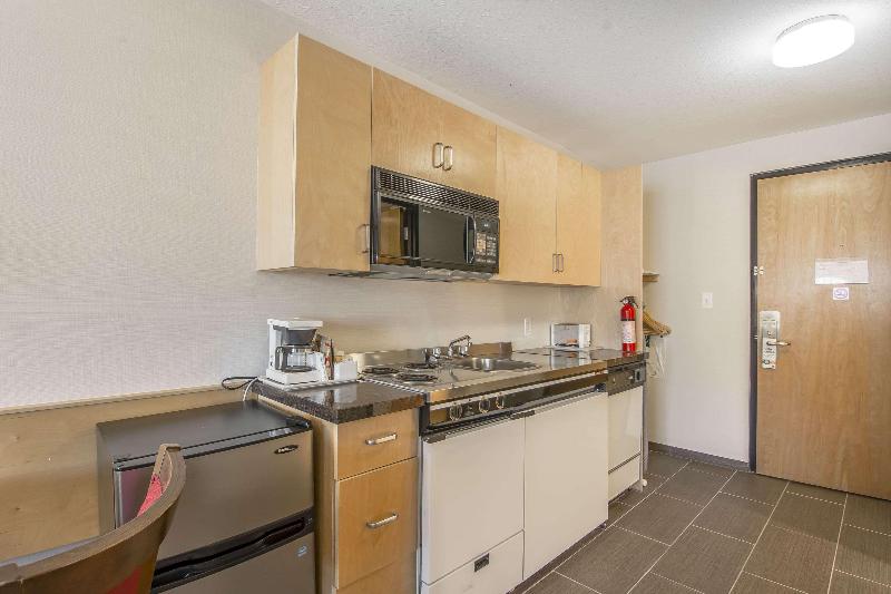 اتاق استاندارد با تخت بزرگ, Prestige Riverside Lodge Quesnel