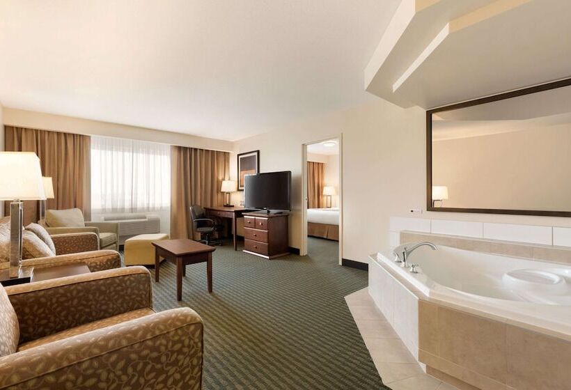 سوییت, Travelodge Hotel By Wyndham Weyburn