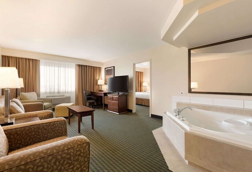 Suite, Travelodge By Wyndham Weyburn