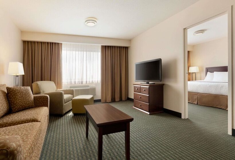 سوییت, Travelodge Hotel By Wyndham Weyburn