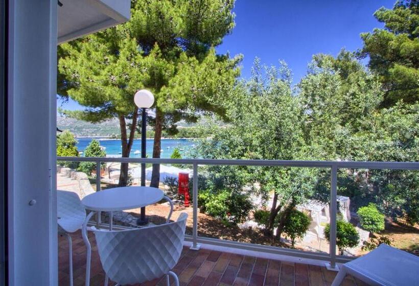 سوییت جونیور با چشم‌انداز جانبی دریا, Tui Blue Kalamota Island   All Inclusive